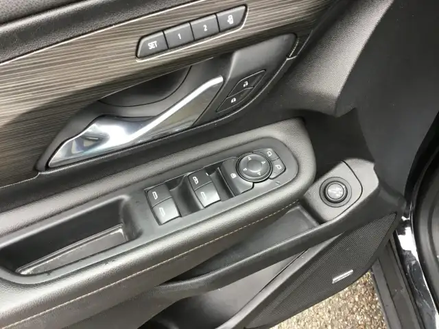 2020 GMC Terrain - Photo 18