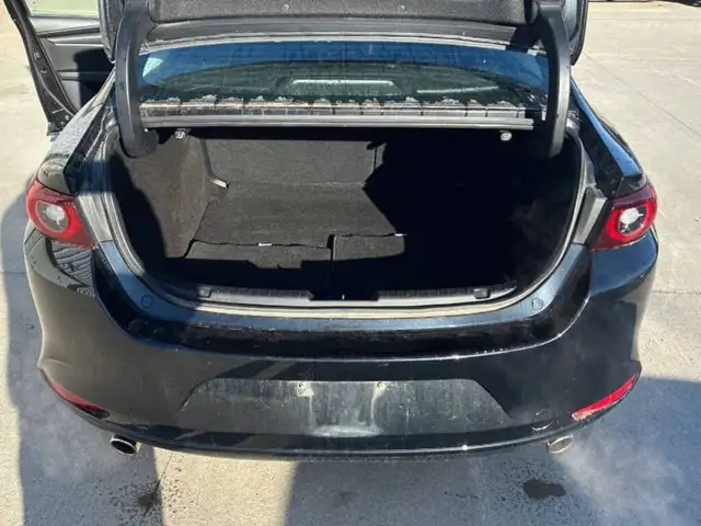 2023 Mazda Mazda3 ! Arriving Soon ! l GS l FWD l Auto l 2.0L l 4 - Photo 3