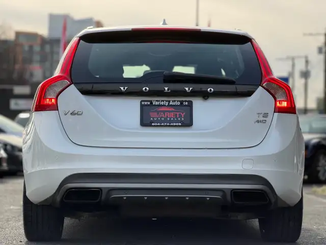2015 Volvo V60 4dr Wgn T5 Premier Plus AWD, Safety & Performance - Photo 9