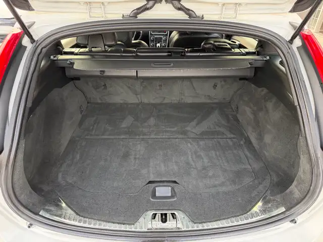 2015 Volvo V60 4dr Wgn T5 Premier Plus AWD, Safety & Performance - Photo 11