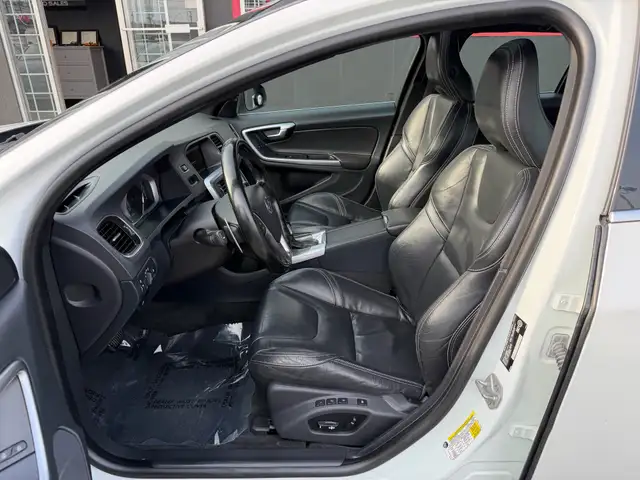 2015 Volvo V60 4dr Wgn T5 Premier Plus AWD, Safety & Performance - Photo 16
