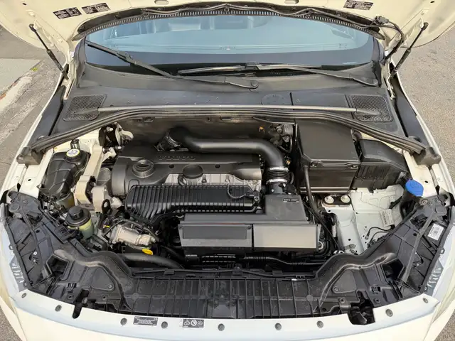 2015 Volvo V60 4dr Wgn T5 Premier Plus AWD, Safety & Performance - Photo 24