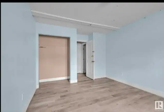 Furnished Room for Rent – Walk to Bonnie Doon Mall & LRT - Photo 2