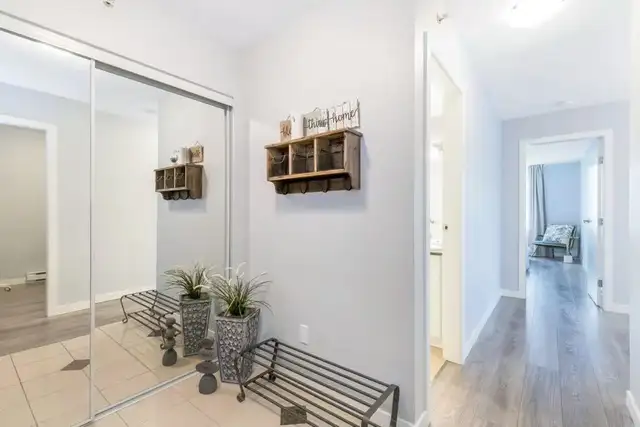 Top‑Floor 2‑Bed Condo in Richmond – 5933 Cooney Rd – $3150 - Photo 6