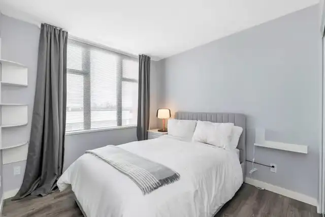 Top‑Floor 2‑Bed Condo in Richmond – 5933 Cooney Rd – $3150 - Photo 14