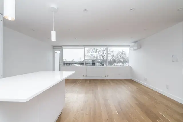 renovated two bedroom, Leslie and Lawrence - ID 4460 - Photo 6