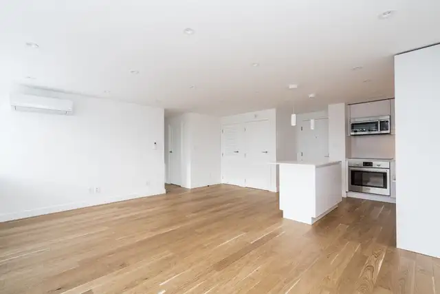 renovated two bedroom, Leslie and Lawrence - ID 4460 - Photo 8