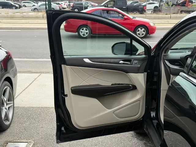 2019 Lincoln MKC RESERVE | PANO | NAVI | LOADED - Photo 14