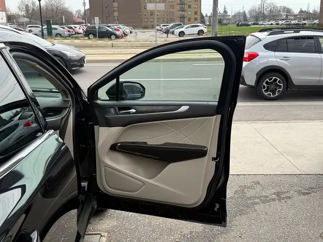 2019 Lincoln MKC RESERVE | PANO | NAVI | LOADED - Photo 28