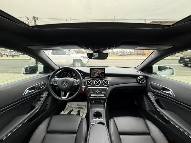 2018 Mercedes-Benz CLA-Class //AMG PKG | ONE OWNER | PANO | NAVI - Photo 2