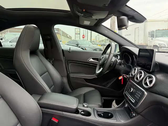 2018 Mercedes-Benz CLA-Class //AMG PKG | ONE OWNER | PANO | NAVI - Photo 32