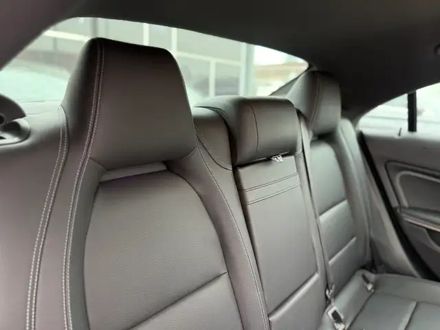 2018 Mercedes-Benz CLA-Class //AMG PKG | ONE OWNER | PANO | NAVI - Photo 36