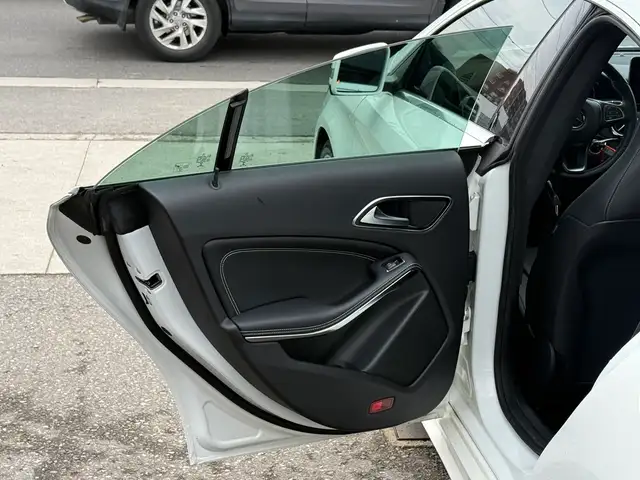 2018 Mercedes-Benz CLA-Class //AMG PKG | ONE OWNER | PANO | NAVI - Photo 37