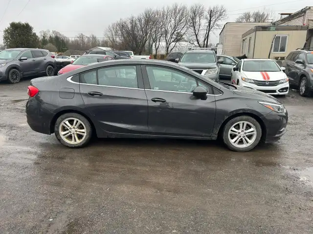 2016 Chevrolet Cruze LT - Photo 3