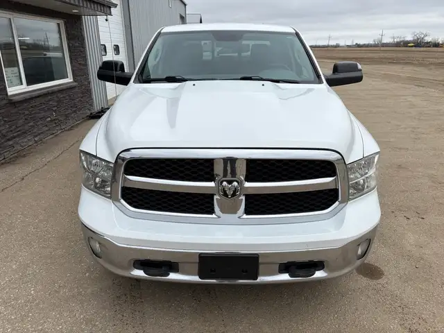 2019 Ram 1500 Classic Crew Cab 4X4 SLT 5.7L - Clean Title - Photo 5