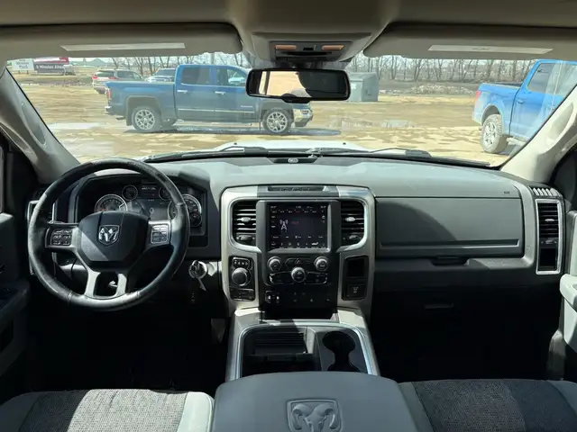 2019 Ram 1500 Classic Crew Cab 4X4 SLT 5.7L - Clean Title - Photo 11