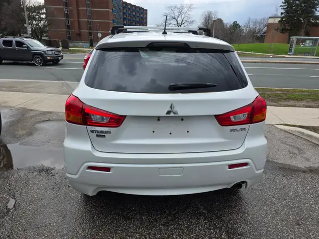 2011 Mitsubishi RVR 4WD 4dr CVT SE - Photo 4