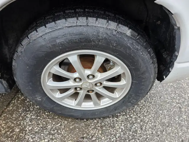 2011 Mitsubishi RVR 4WD 4dr CVT SE - Photo 7