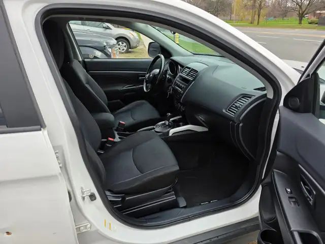 2011 Mitsubishi RVR 4WD 4dr CVT SE - Photo 9