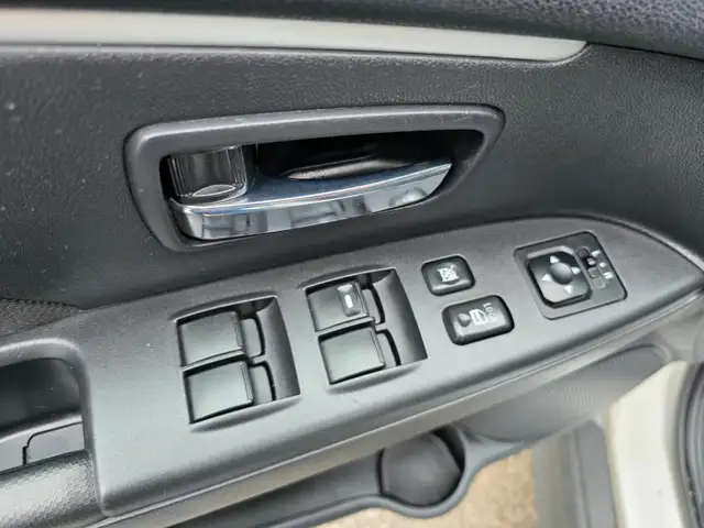 2011 Mitsubishi RVR 4WD 4dr CVT SE - Photo 16