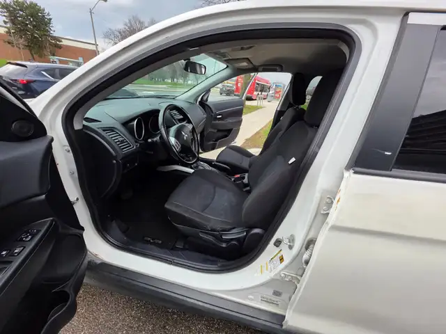 2011 Mitsubishi RVR 4WD 4dr CVT SE - Photo 18