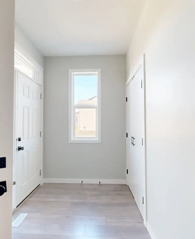 #8731- 4Bed/ 3Bath Duplex in Whispering Ridge! Avail Now. $2700 - Photo 2