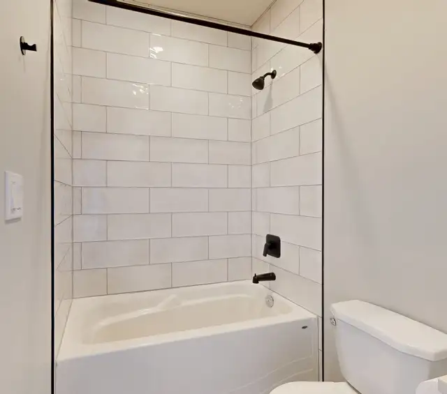 #8731- 4Bed/ 3Bath Duplex in Whispering Ridge! Avail Now. $2700 - Photo 16