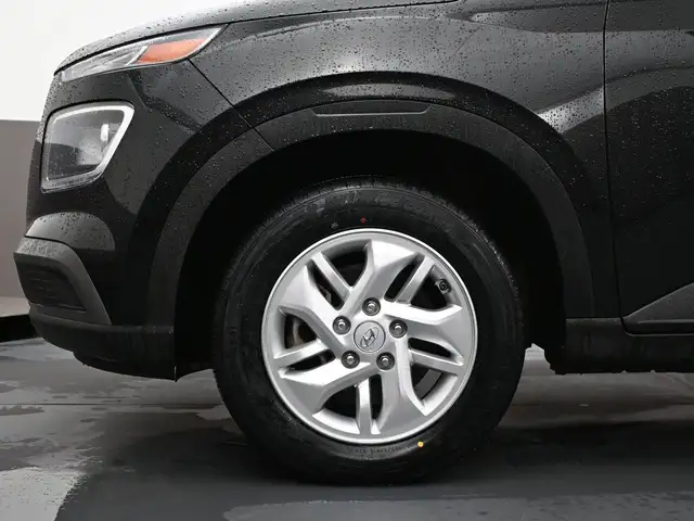 2024 Hyundai Venue PREFERRED BACKUP CAMERA HEATED SEATS & MORE! - Photo 4