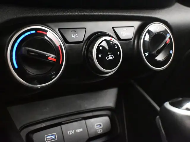 2024 Hyundai Venue PREFERRED BACKUP CAMERA HEATED SEATS & MORE! - Photo 16