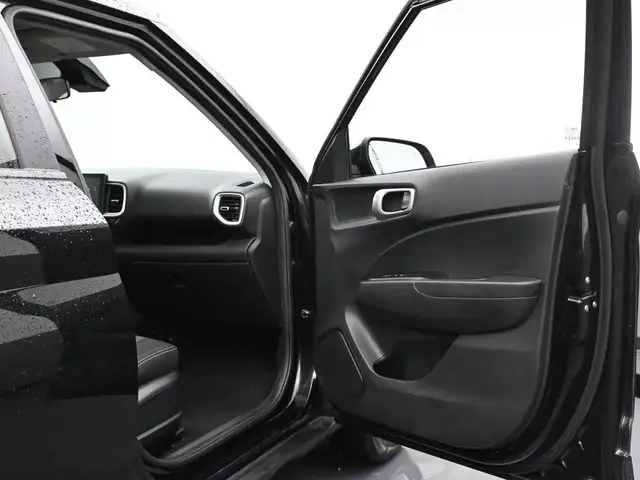 2024 Hyundai Venue PREFERRED BACKUP CAMERA HEATED SEATS & MORE! - Photo 27