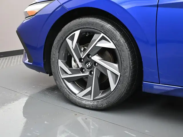 2025 Hyundai Elantra PREFERRED BACKUP CAMERA HEATED SEATS & MORE - Photo 4