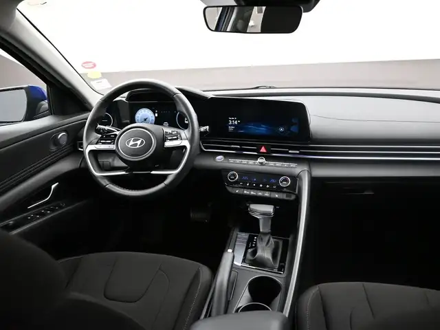 2025 Hyundai Elantra PREFERRED BACKUP CAMERA HEATED SEATS & MORE - Photo 23