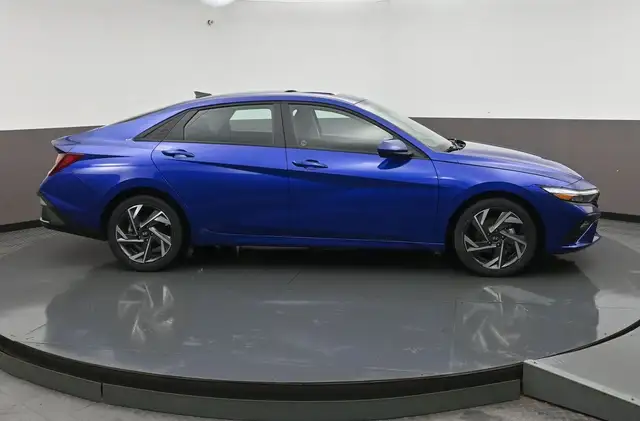 2025 Hyundai Elantra PREFERRED BACKUP CAMERA HEATED SEATS & MORE - Photo 34