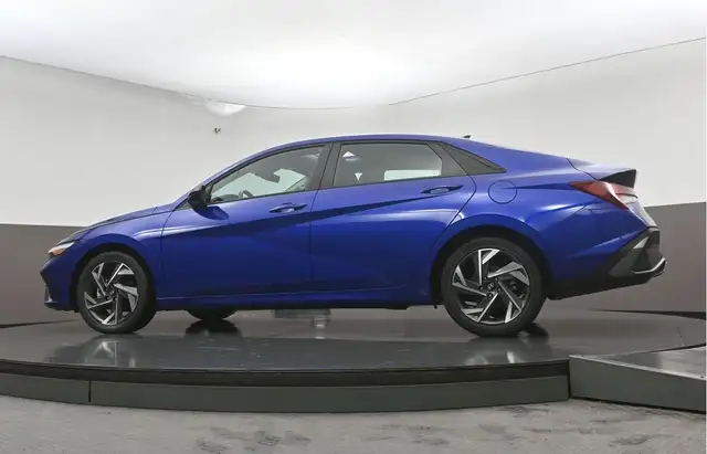 2025 Hyundai Elantra PREFERRED BACKUP CAMERA HEATED SEATS & MORE - Photo 40