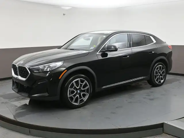2025 BMW X2 XDRIVE 28i LOW KMS!! SUNROOF, NAVIGATION - Photo 3