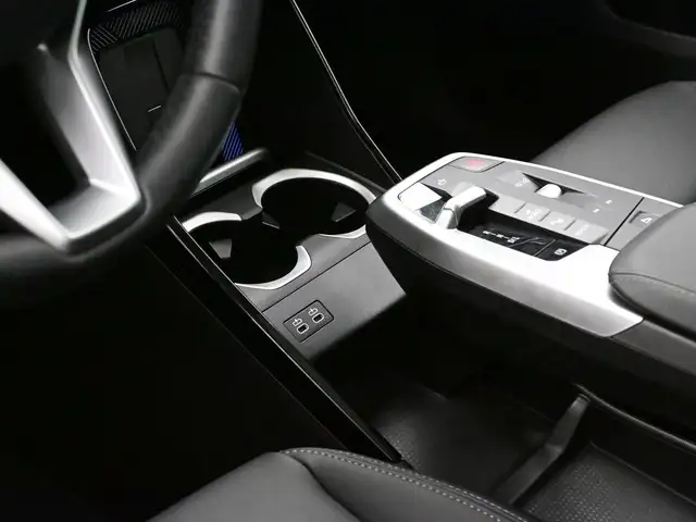 2025 BMW X2 XDRIVE 28i LOW KMS!! SUNROOF, NAVIGATION - Photo 7