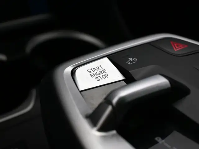 2025 BMW X2 XDRIVE 28i LOW KMS!! SUNROOF, NAVIGATION - Photo 16