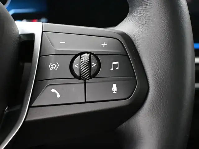 2025 BMW X2 XDRIVE 28i LOW KMS!! SUNROOF, NAVIGATION - Photo 17