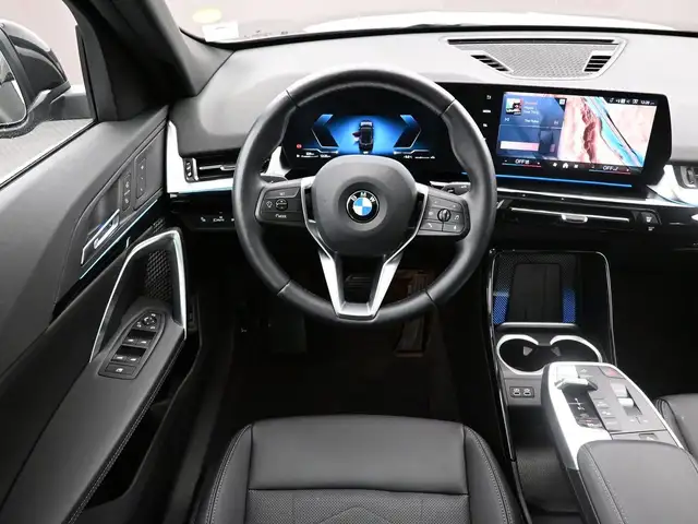 2025 BMW X2 XDRIVE 28i LOW KMS!! SUNROOF, NAVIGATION - Photo 23