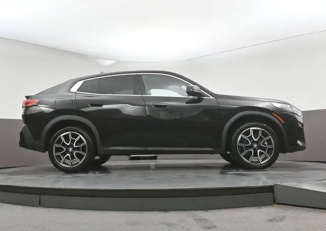 2025 BMW X2 XDRIVE 28i LOW KMS!! SUNROOF, NAVIGATION - Photo 39