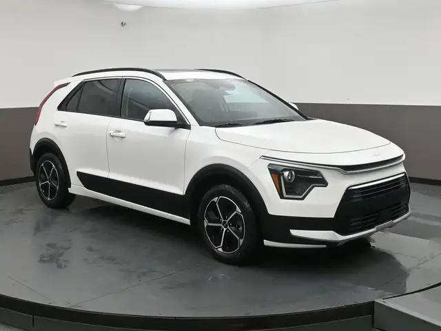 2025 Kia Niro HEATED SEATS, APPLE CAR PLAY & MORE!
