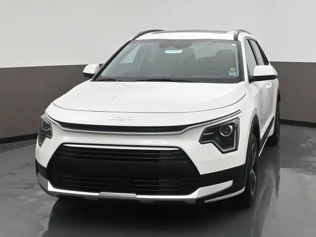 2025 Kia Niro HEATED SEATS, APPLE CAR PLAY & MORE! - Photo 2