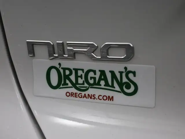 2025 Kia Niro HEATED SEATS, APPLE CAR PLAY & MORE! - Photo 22