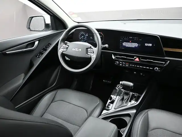 2025 Kia Niro HEATED SEATS, APPLE CAR PLAY & MORE! - Photo 25