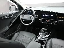 2025 Kia Niro HEATED SEATS, APPLE CAR PLAY & MORE! - Photo 25