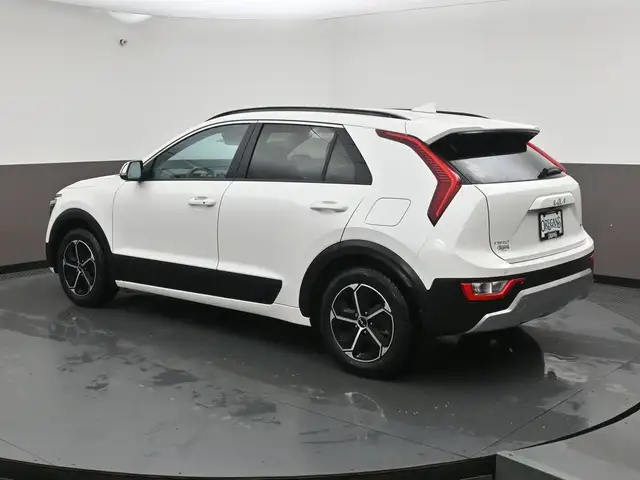 2025 Kia Niro HEATED SEATS, APPLE CAR PLAY & MORE! - Photo 30
