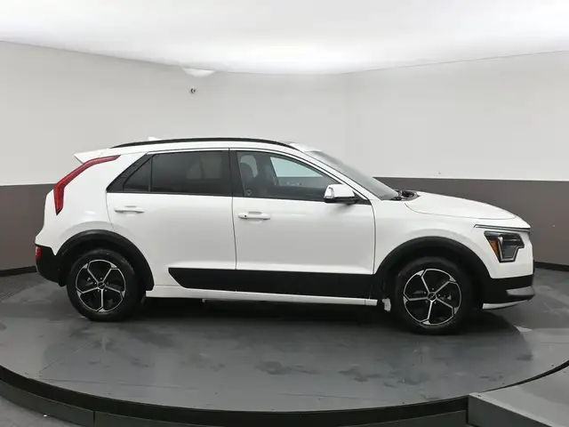 2025 Kia Niro HEATED SEATS, APPLE CAR PLAY & MORE! - Photo 33