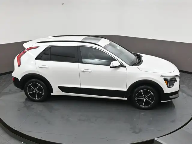 2025 Kia Niro HEATED SEATS, APPLE CAR PLAY & MORE! - Photo 49