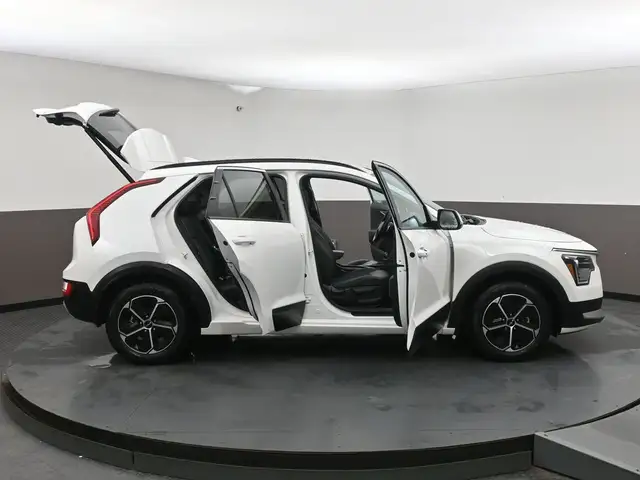 2025 Kia Niro HEATED SEATS, APPLE CAR PLAY & MORE! - Photo 50