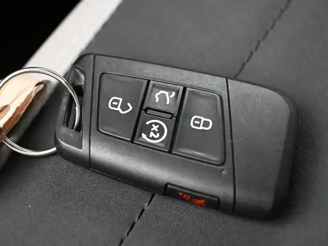 2025 Volkswagen Taos COMFORTLINE HEATED SEATS, HEATED STEERING W - Photo 6